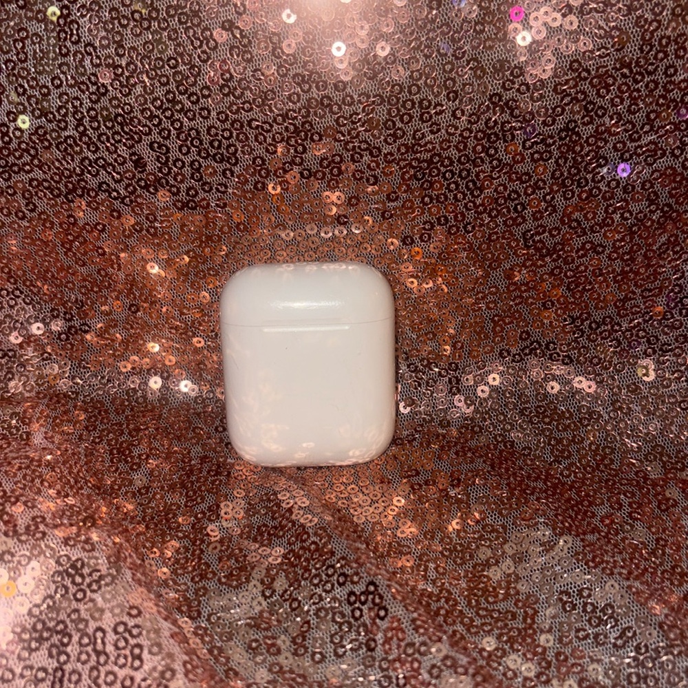 AirPods 1st generation (A1602) replacement case (AirPods not included)